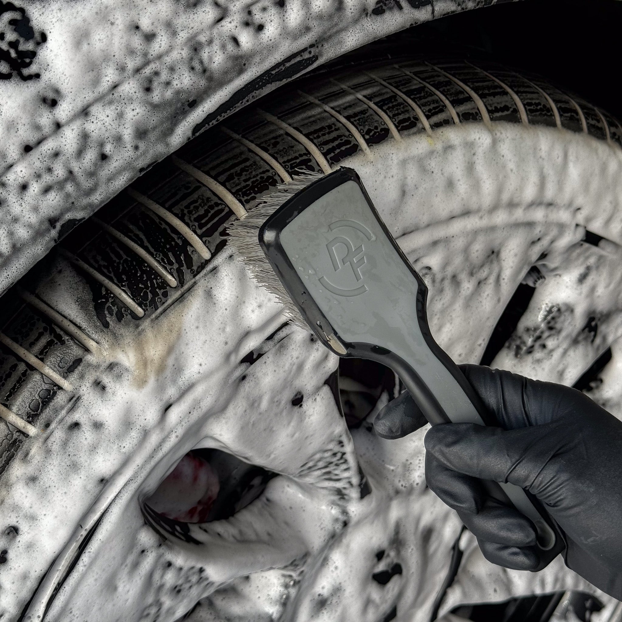 Tire Scrub Brush (Cepillo para llanta)