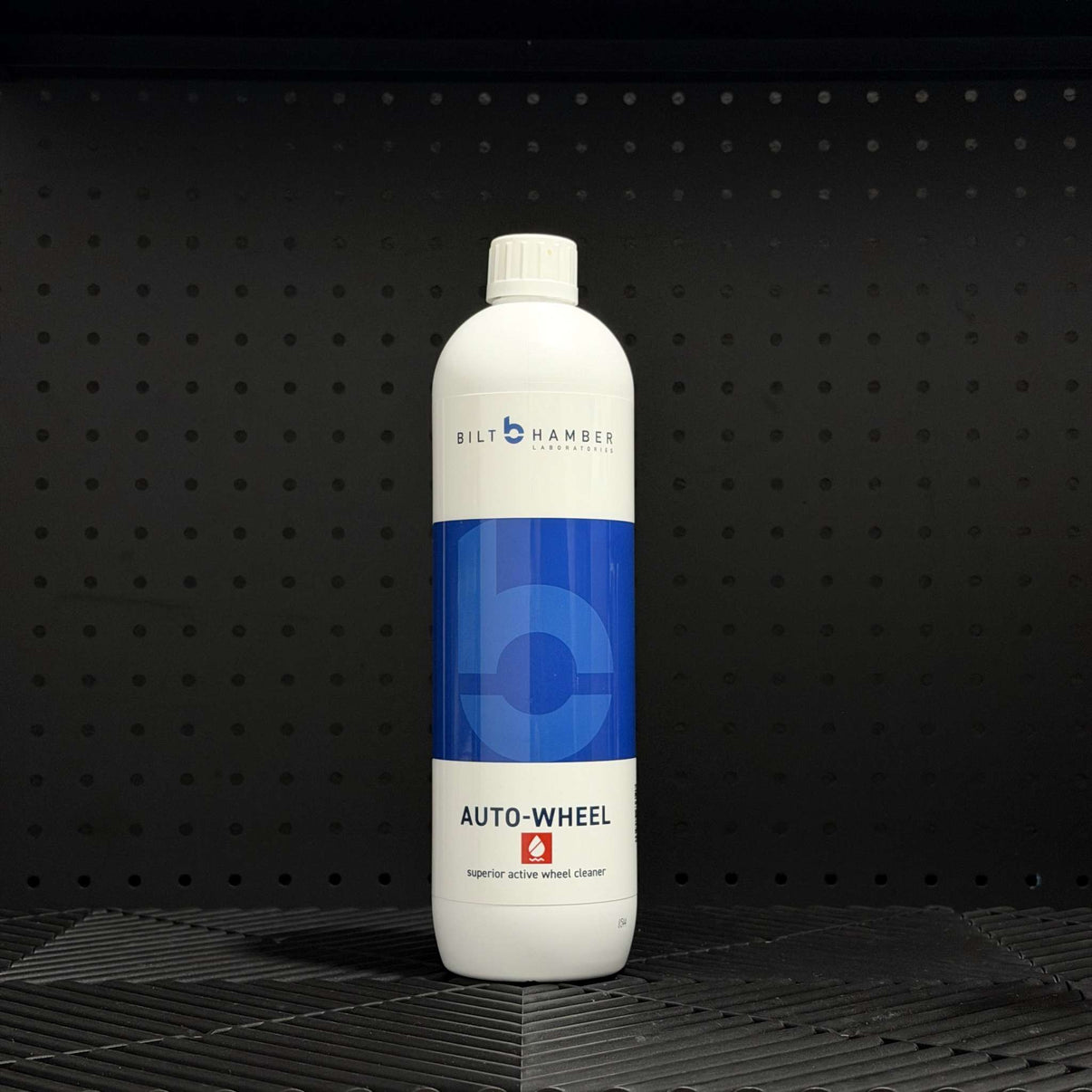 Botella de Bilt Hamber Auto-Wheel limpiador de rines con fórmula pH neutro para eliminar suciedad y polvo de frenos.